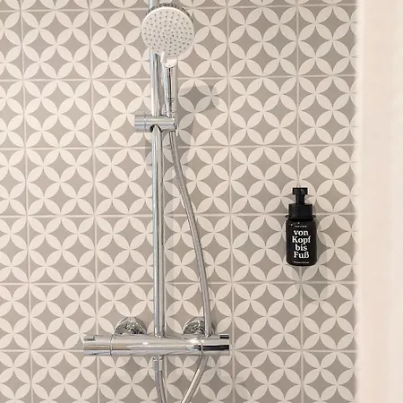 מלון Hotel-weingut Bernard Sulzfeld am Main