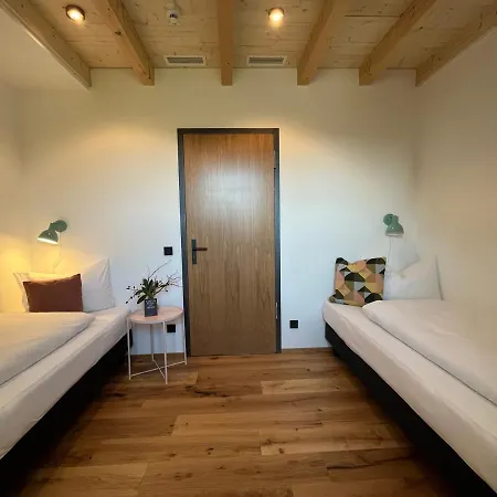 מלון Hotel-weingut Bernard Sulzfeld am Main