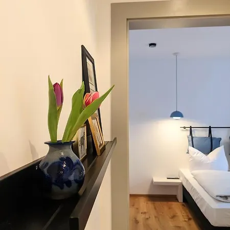 מלון Hotel-weingut Bernard Sulzfeld am Main