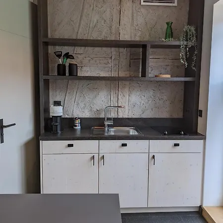 Hotel-weingut Bernard מלון *