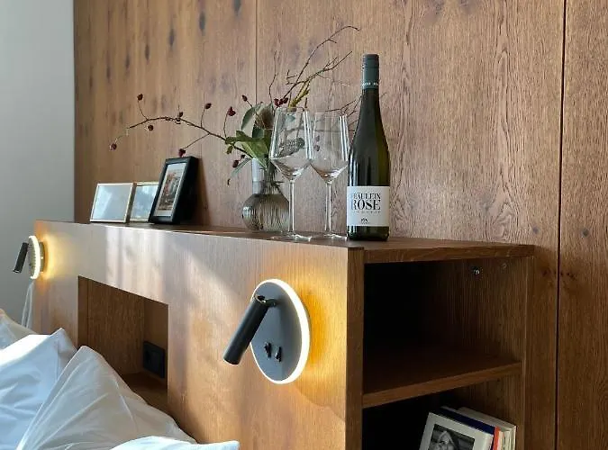 Отель Hotel-weingut Bernard *