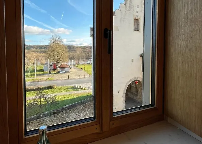 Отель Hotel-weingut Bernard