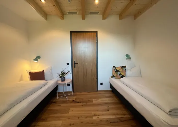 Отель Hotel-weingut Bernard Sulzfeld am Main