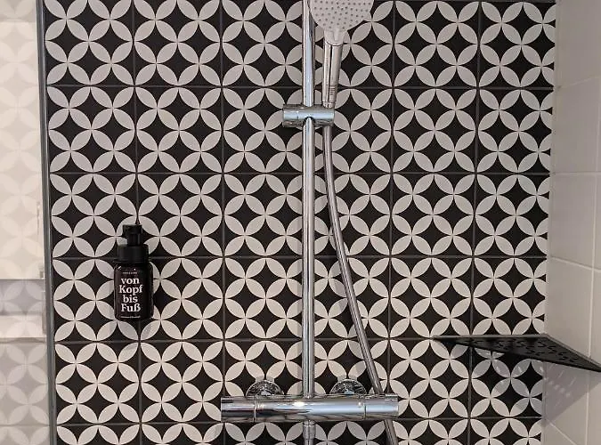 Hotel-weingut Bernard Отель Sulzfeld am Main