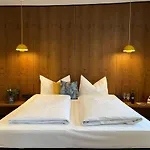 ホテル Hotel-weingut Bernard *