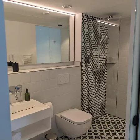 Hotel-weingut Bernard Otel